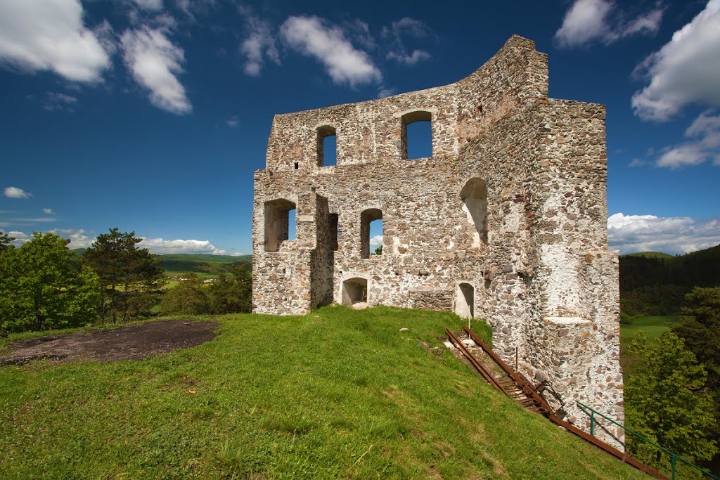 Hrad Dobrá Niva by Tibor Rendek