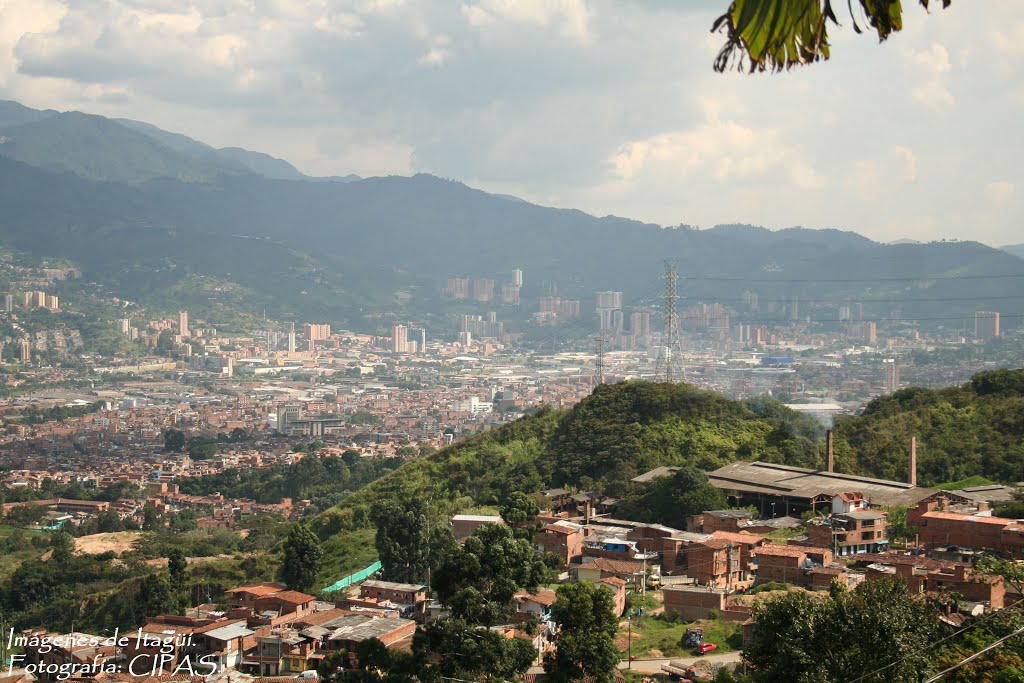 Desde el corregimiento El Manzanillo by Edwin Bermúdez Barbarán