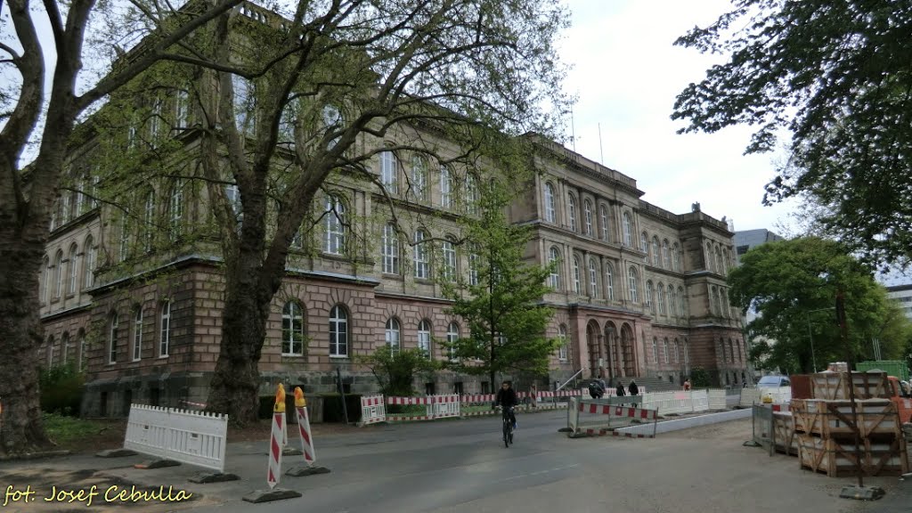 Aachen-RWTH Gebäuden by Josef Cebulla