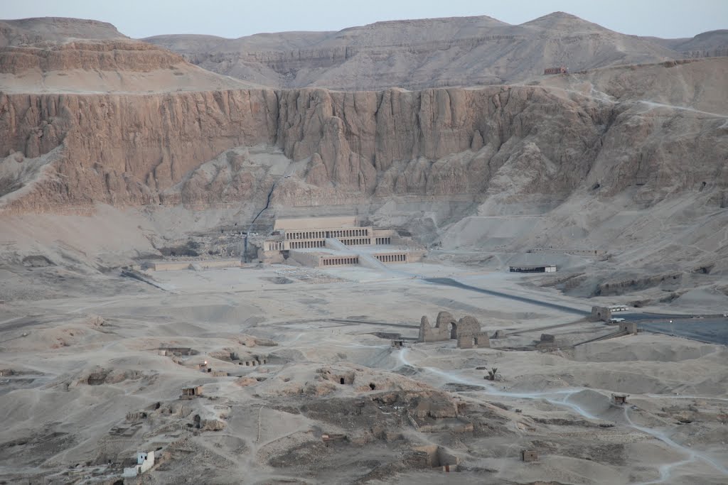 Mortuary Temple of Hatshepsut by Takahashi Masaki