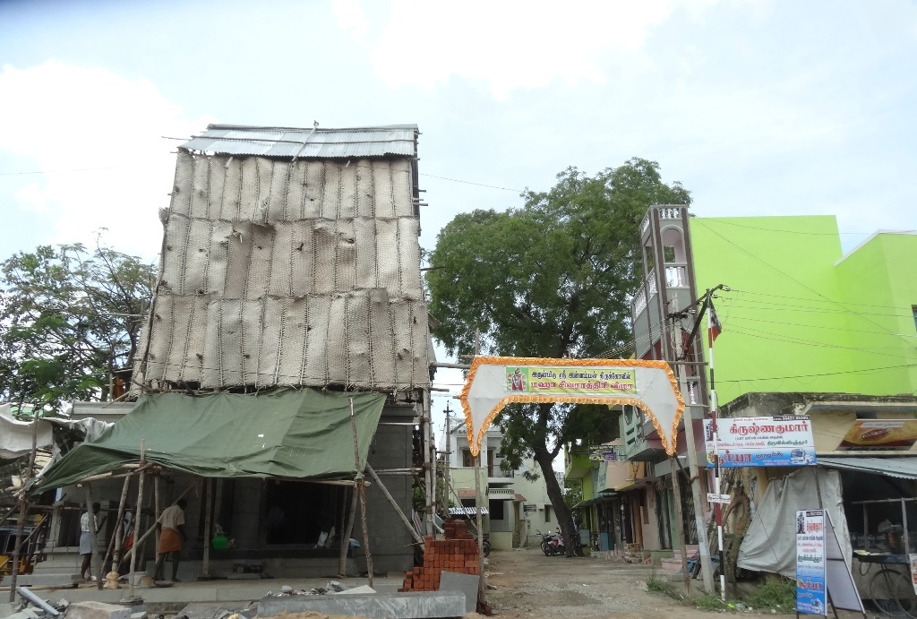 ஸ்ரீ காளியம்மாள் திருக்கோயில் அருகில் ஸ்ரீவில்லிபுத்தூர் மேல ரத வீதி ശ്രി വില്ലിപുത്തൂര് శ్రీవిల్లిపుత్తూర్ श्री विल्लिपुत्तूर ଶ୍ରି ଵିଲ୍ଲିପୁତ୍ତୂର ਸ੍ਰੀ ਵਿਲ਼ਪੁਤ੍ਤੂਰ سری والی پتور ශ්‍රී විල්ලිපුත්තූර් Srivilliputthoor West Car Street near " kannai mala Kaaliyamman Thrukkoil" 7725. by dhanasekarangm