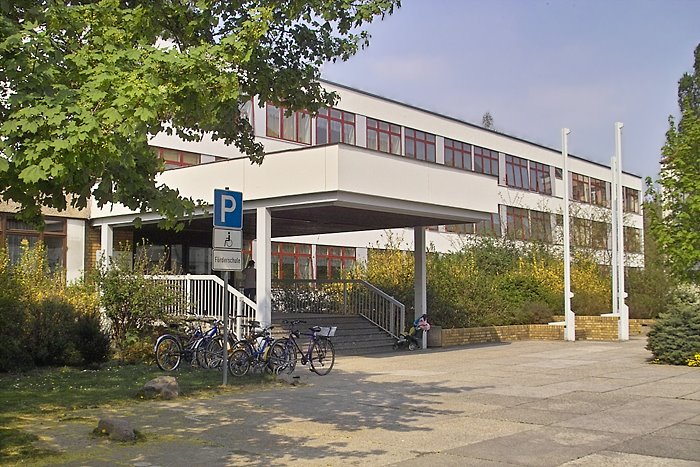 Sprachheilschule & Förderzentrum "Käthe Kollwitz" in Leipzig Anger-Crottendorf by Frank Zoller