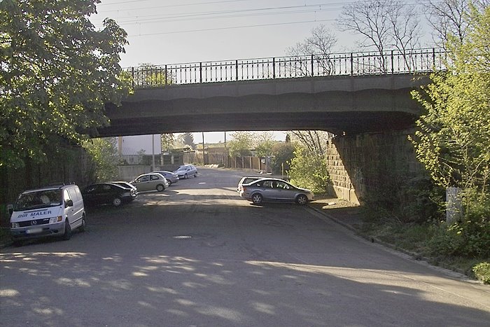 "Güterring"-Eisenbahnbrücke in Leipzig Anger-Crottendorf by Frank Zoller