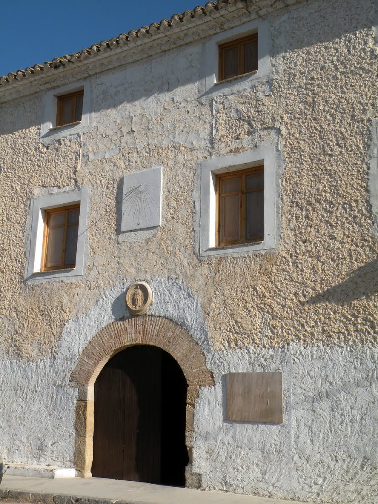 Rellotge de l'ermita de l'Aldea by Josep Badia