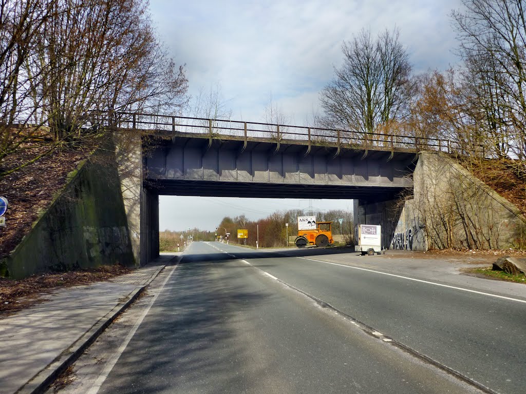 Brücke der ehem. Rheinischen Bahnstrecke über der B227 Halterner Str. (Wattenscheid) / 24.03.2013 by Iceman93 / NO VIEWS!!!