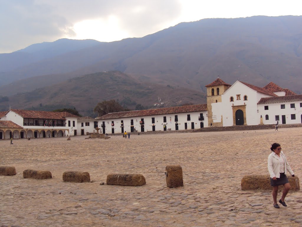 Plaza de Villa de Leyva. by geochecho