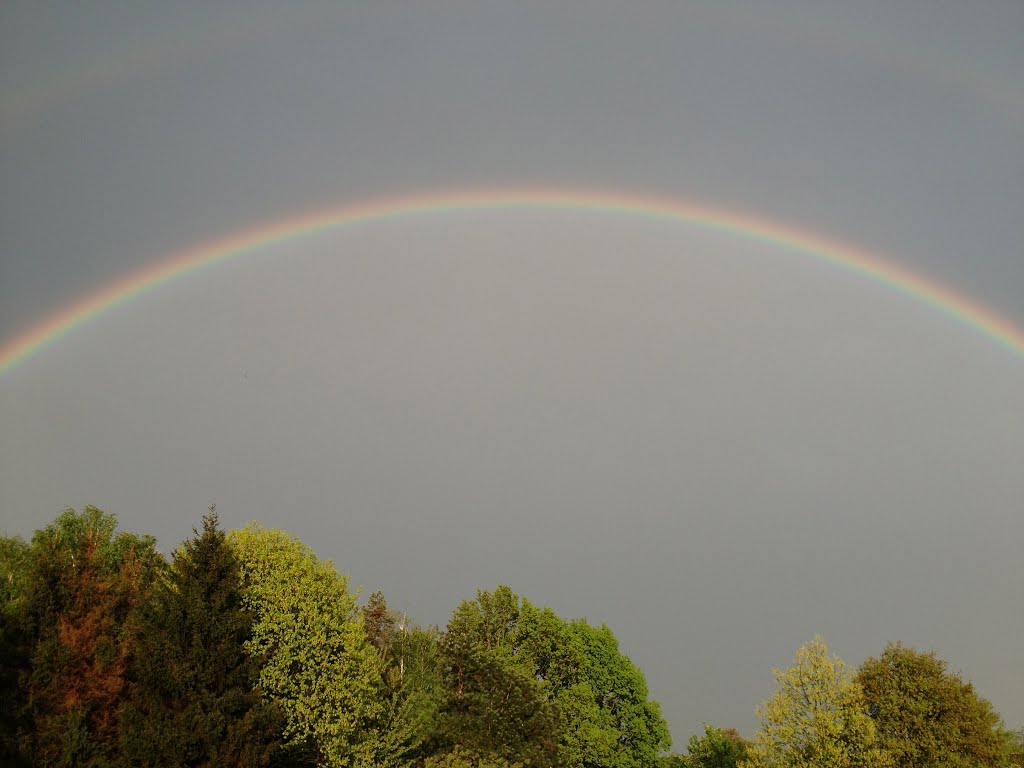 Rainbow over Hever by Christophe Van Hulle