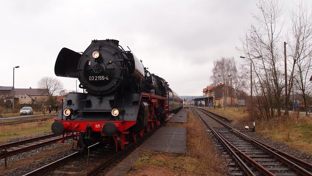 Einfahrt des Sonderzuges nach Meiningen unter Dampf by Schmalspur Sa.