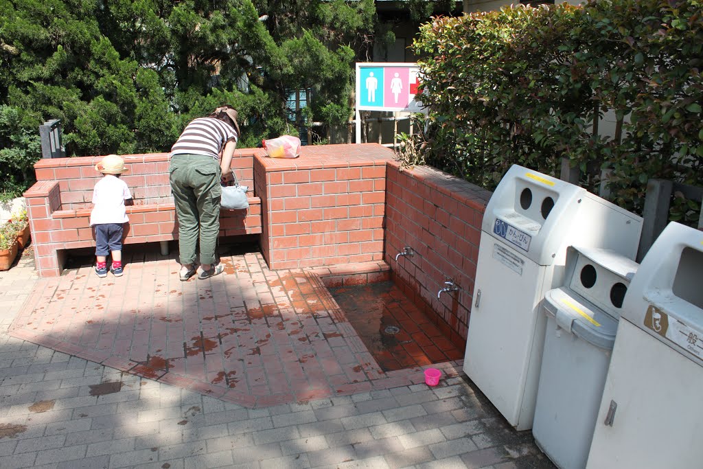 Washing Station by gaijin