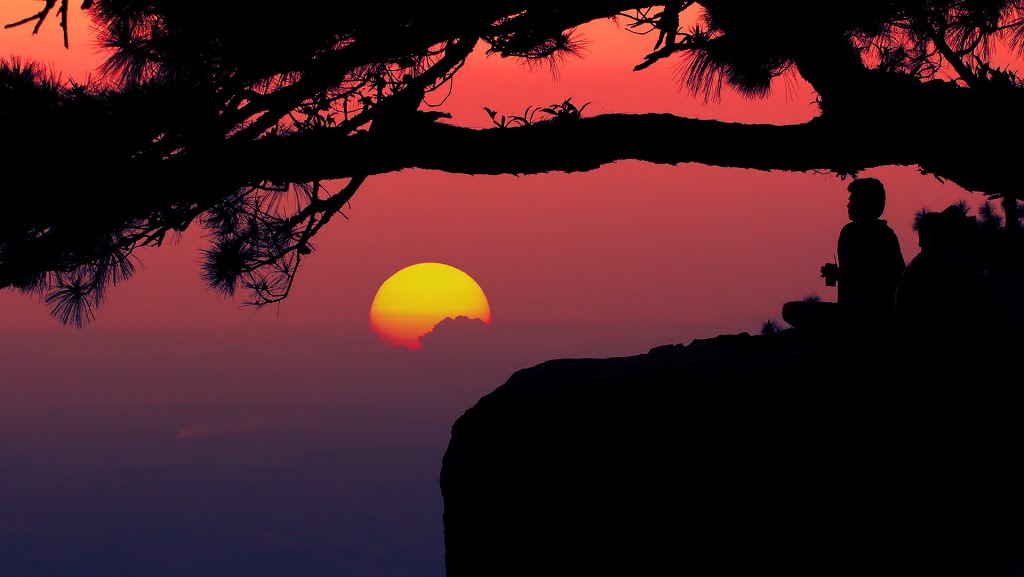 Sun set at Pha Lom Sak, Phukradung National Park - ยามตะวันลับขอบฟ้า ที่ผาหล่มสัก อุทยานแห่งชาติภูกระดึง by Chao Chaoswalker