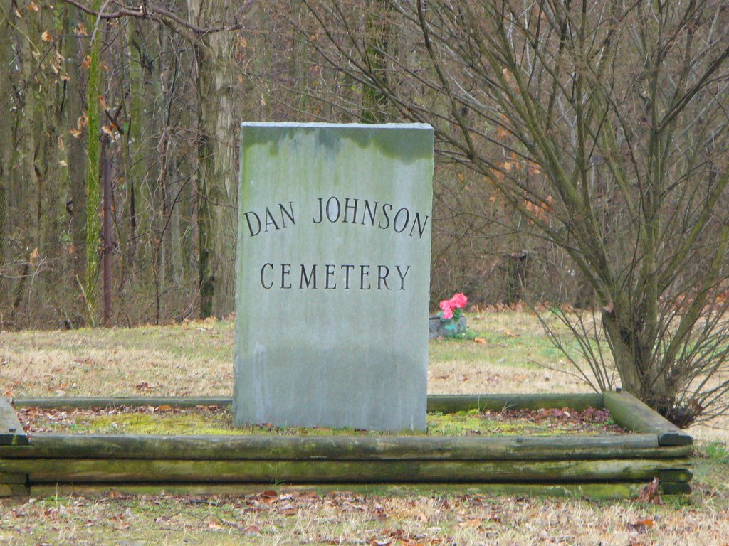 Daniel Boone Johnson Cemetary by cmprollins