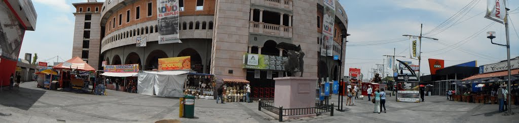 Panorámica de la Plaza de toros by Ricardo Erreguín