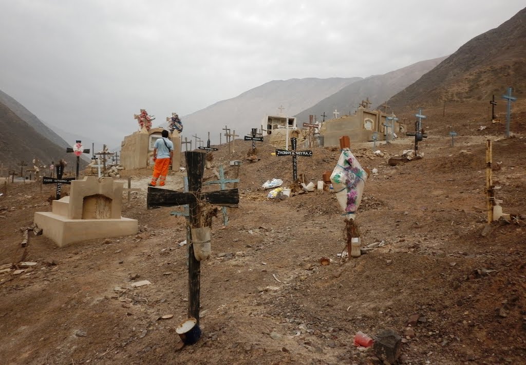 CEMENTERIO DE ACHANIZO- VALLE DE CHAPARRA..!! 03/2013 by jean paul ht