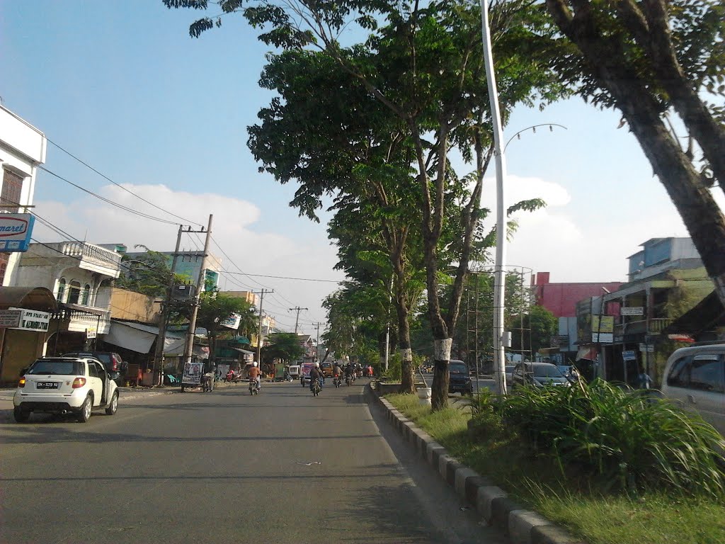 SM Raja street, Medan by H.Sun