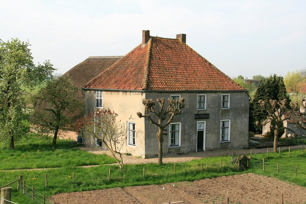 Everdingen - Lekdijk 15 : Boerderij "Rustenburg" by John Scholte