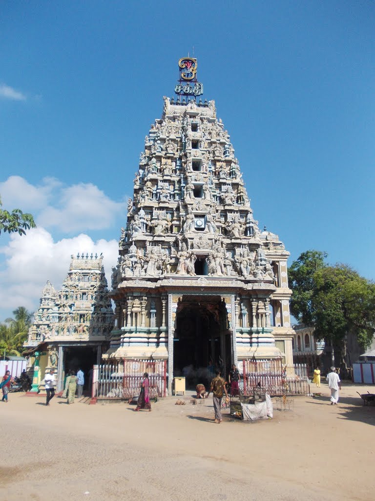 Sri Pathrakali Temple, Trincomalee by Neil in Sheffield UK