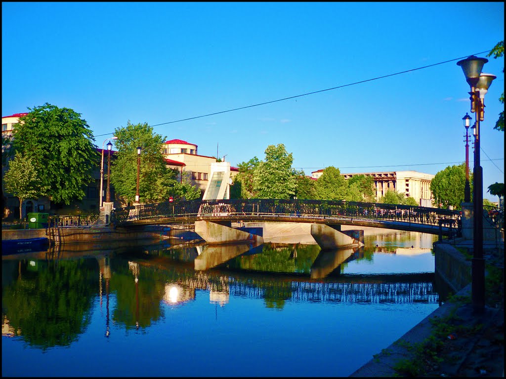 Bridge on Dambovita River, Bucharest by Transit_PO