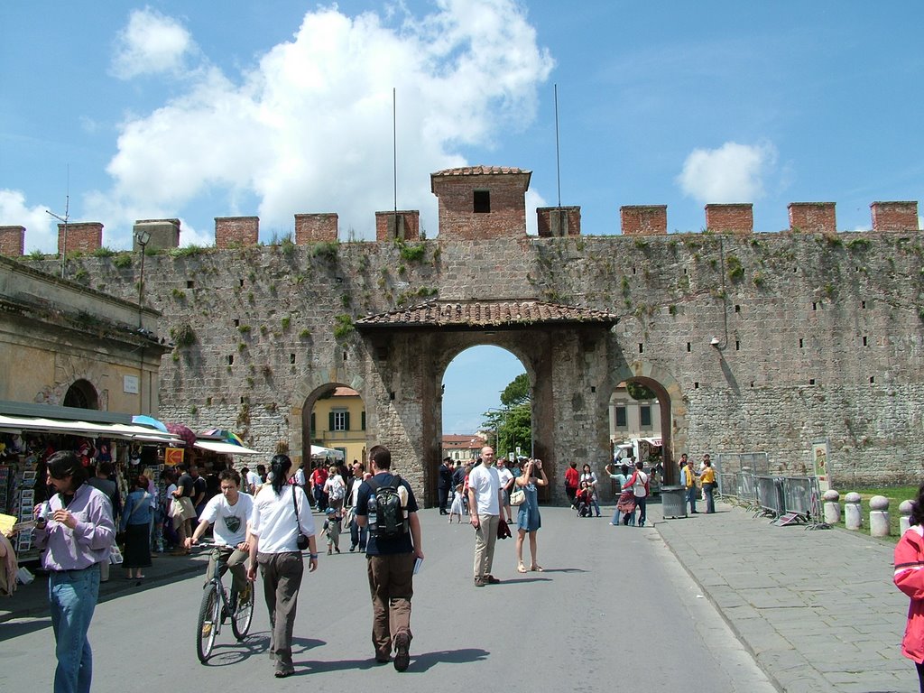 PORTA D'INGRESSO A PIAZZA DEI MIRACOLI by CARFULCO59