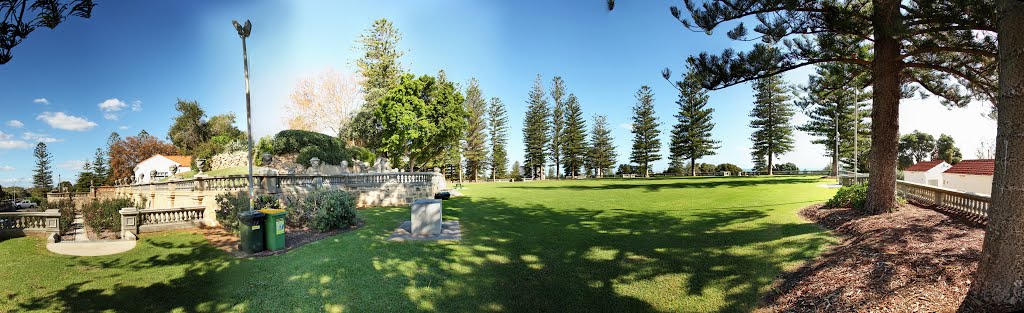 Cottesloe - Civic Centre by Derek Graham