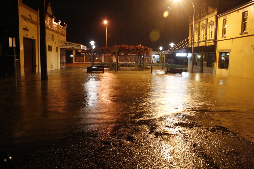 Castlemaine St. Cessnock Flood June 8 2007 by Marc E