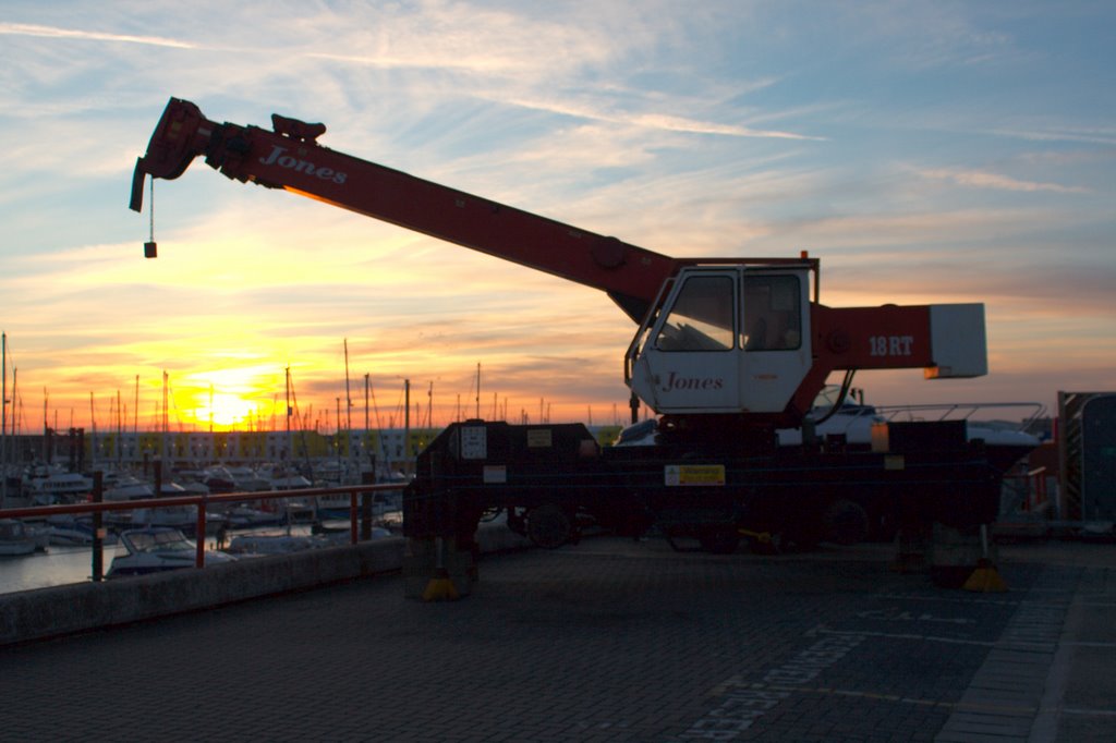 Lifting the sun back at Brighton's marina by Pedro Venda