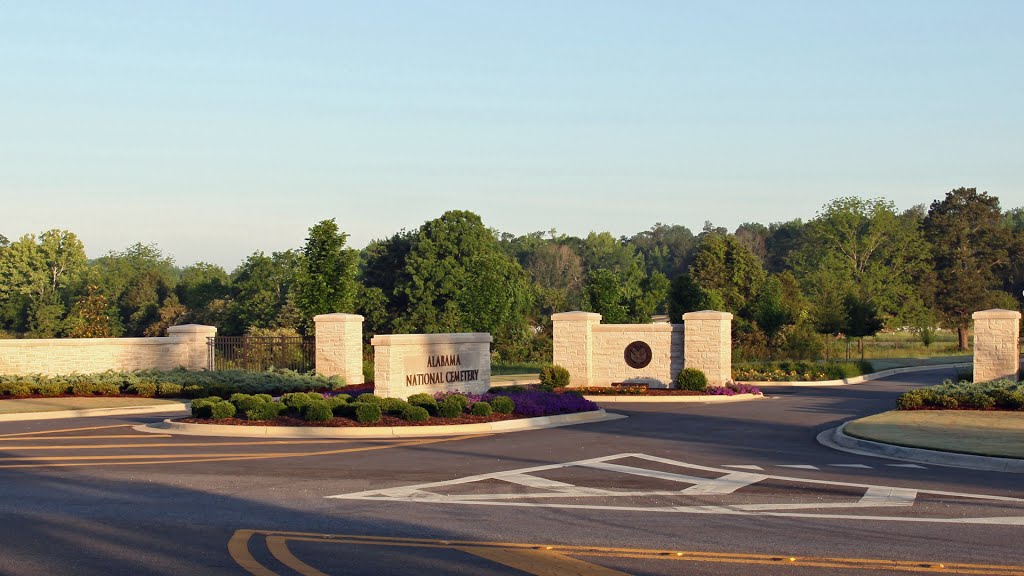 Alabama National Cemetery entrance by superhornet