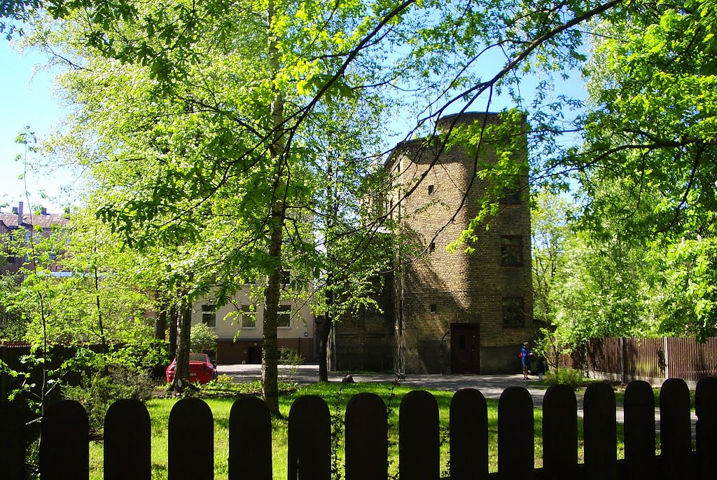 Stabu ielas pagalms. Yard at Stabu street. May, 2013 by Ivars Indāns