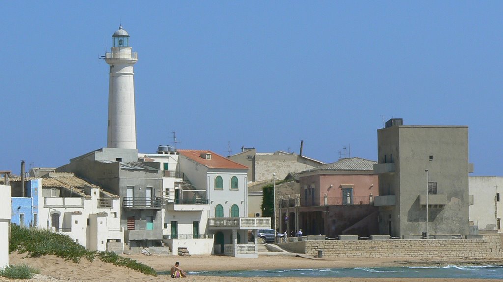 Il faro e la casa di Montalbano by placido.gitto