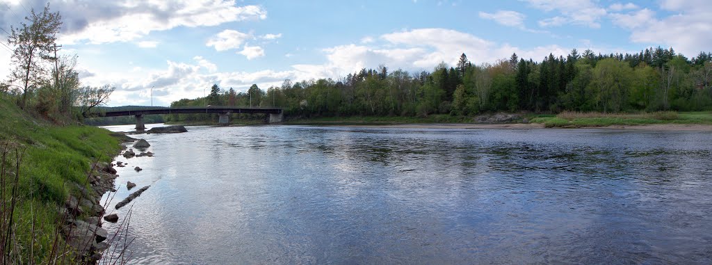 Rivière St-François Lennoxville by Jacques Durocher