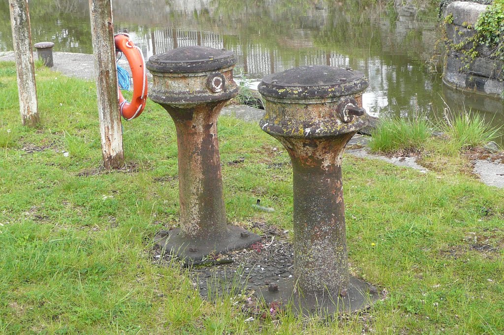 Disused Lock Operating Gear by Tony Carter