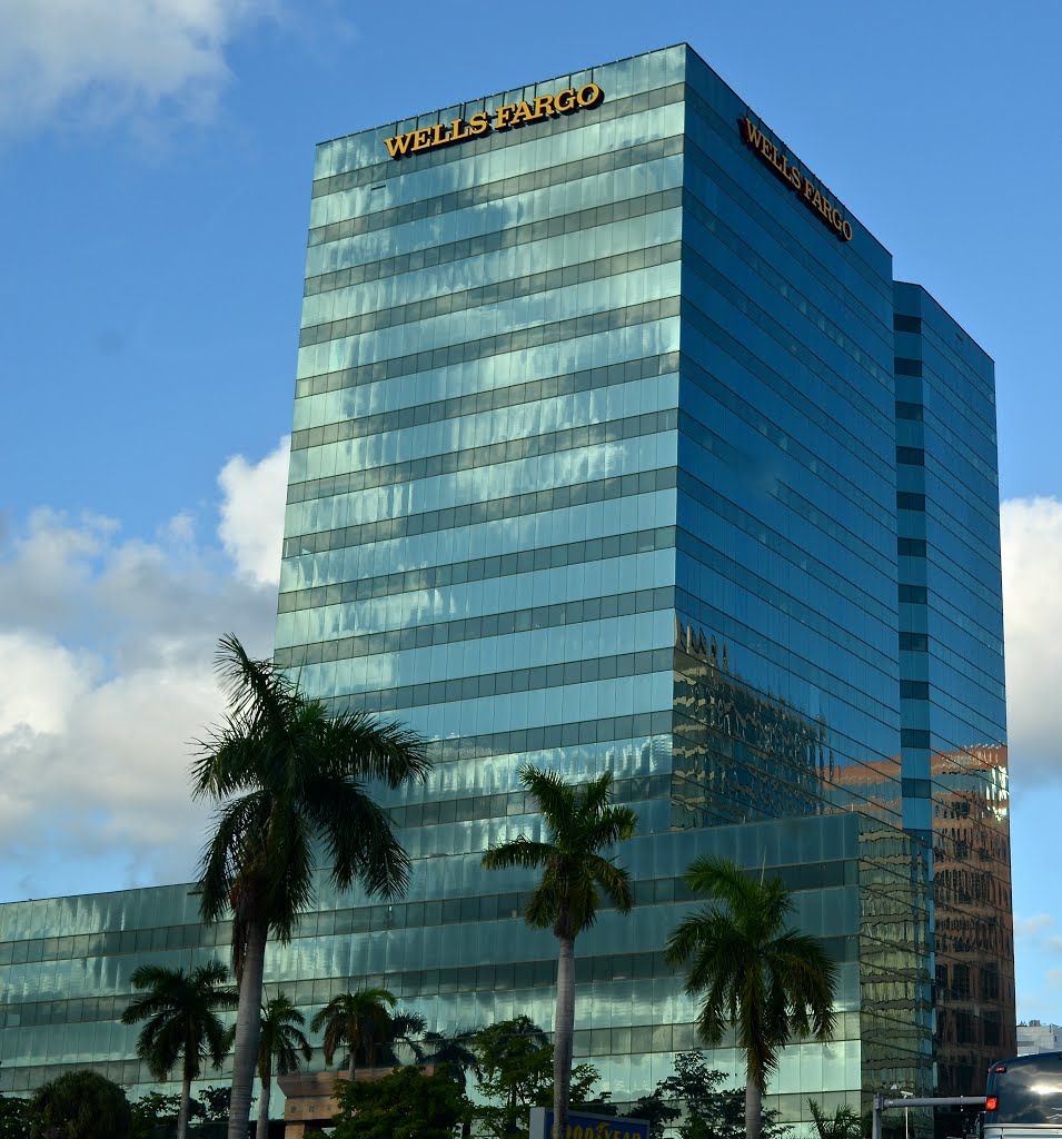 Wells Fargo Bldg. by Buddy Rogers