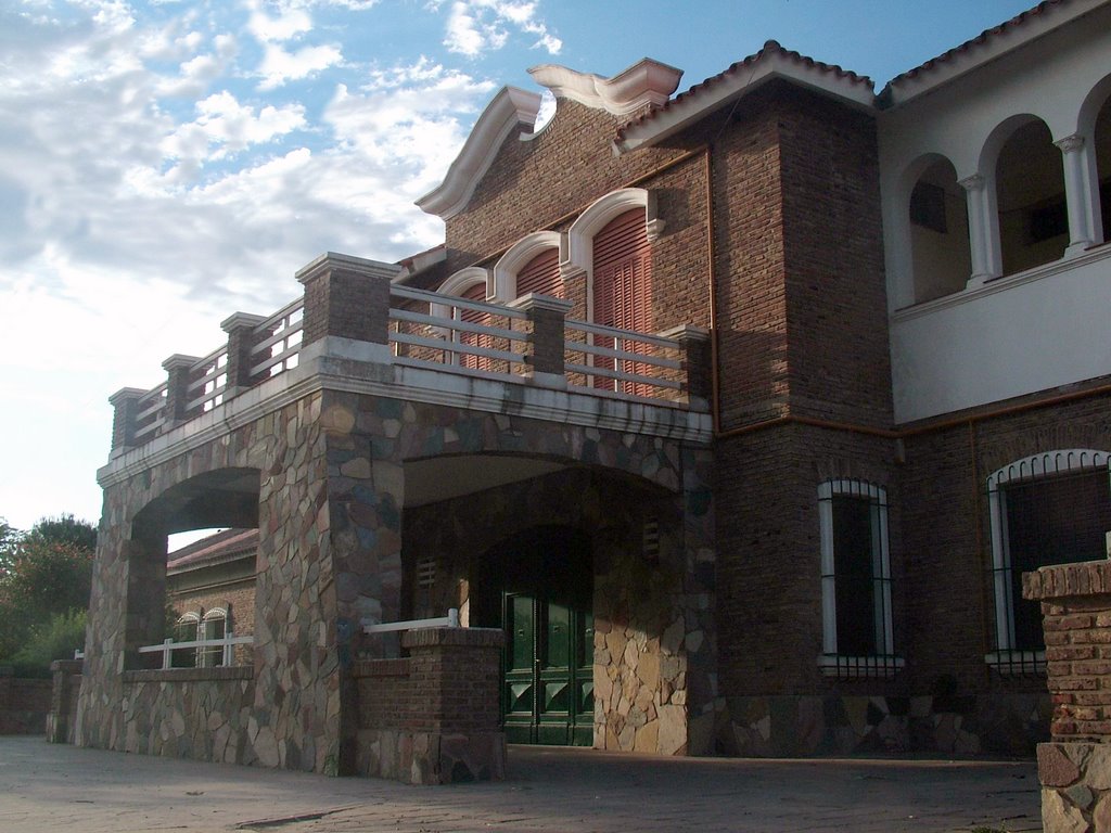 Colegio Maria Auxiliadora by enfocofunes