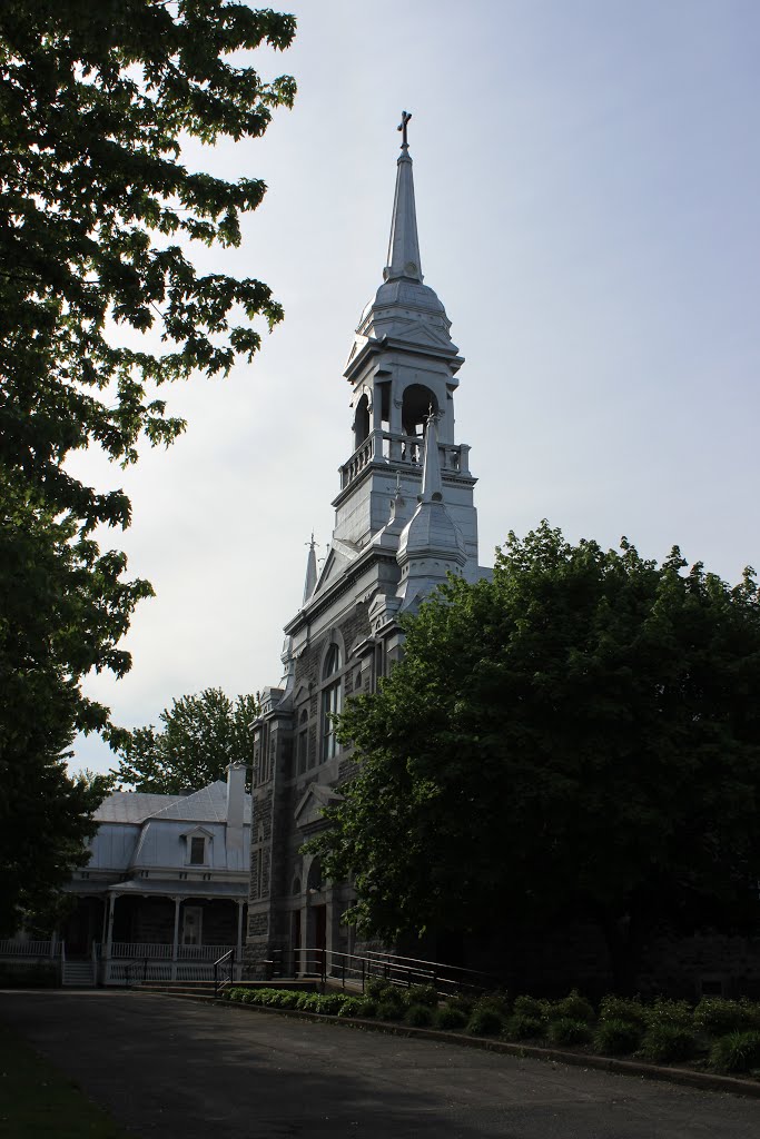 L'Ange-Gardien Catholic Church by pegase1972