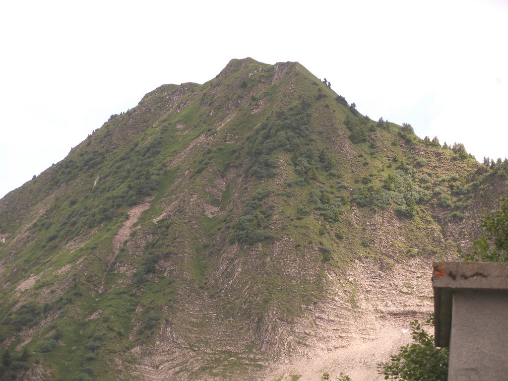 Pfrondhorn 1949 m beim Furkapass by Wolfurt