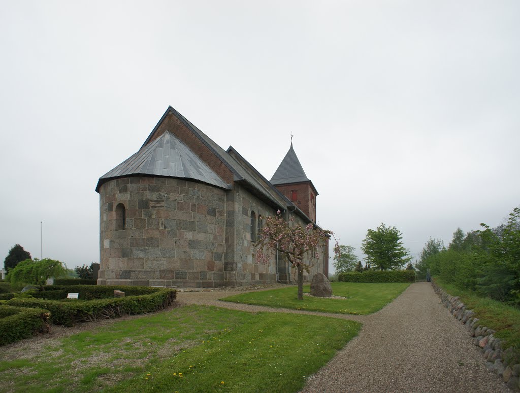 Taps Kirke, 19. maj 2013 by papkassen