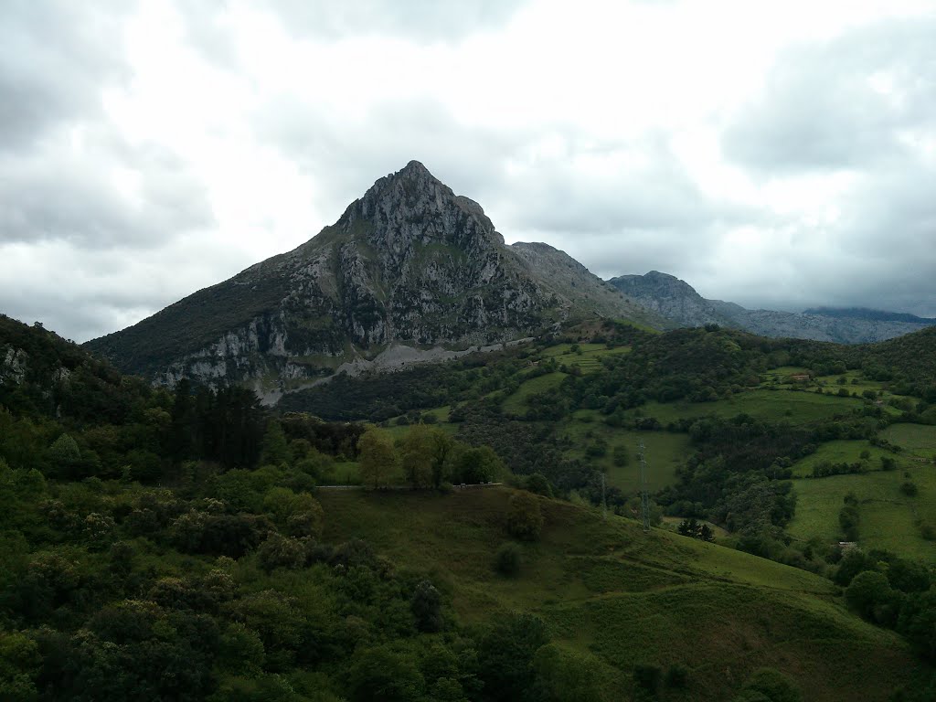 El Pico San Vicente by ibai