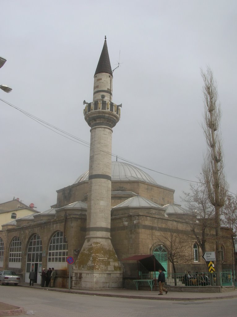 Kangal İlçe meydanında camii by Sayit Karabulut