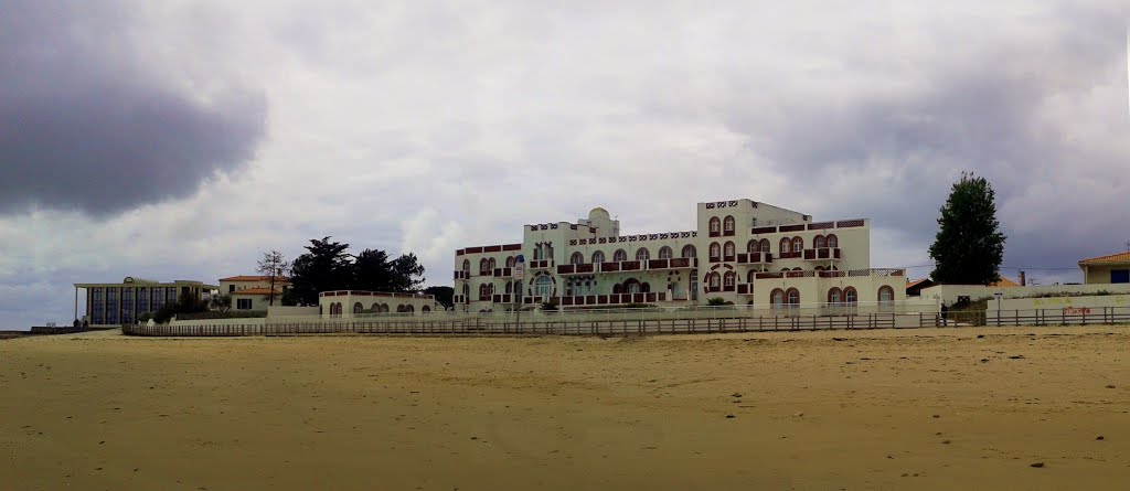 La Tranche sur mer, résidence de l' Océan (panoramique) by Pierre-André Leclercq