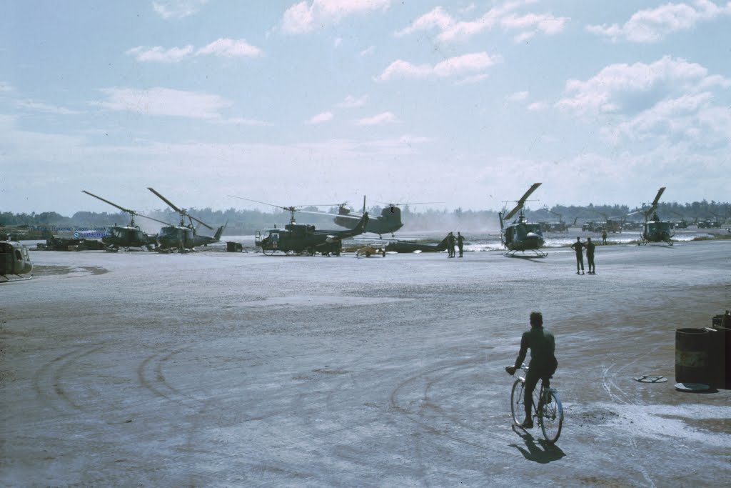 Đức Hòa Heliport - Hậu Nghĩa 1965/67 - Photo by Jack Walters by Ngày Xửa Ngày Xưa