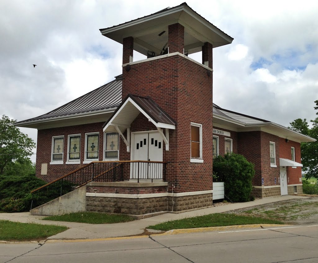 Urbana Christian Church - Urbana, Iowa by KingHawkFan