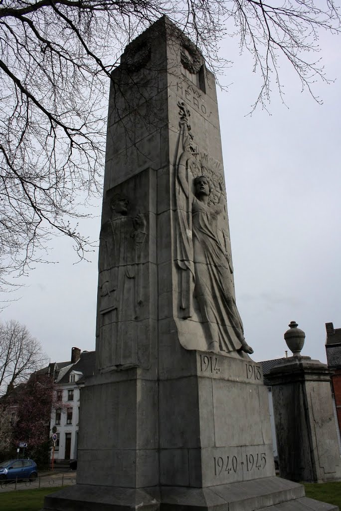 *Herstal: monument aux morts 1914-1918 by Hans Briaire