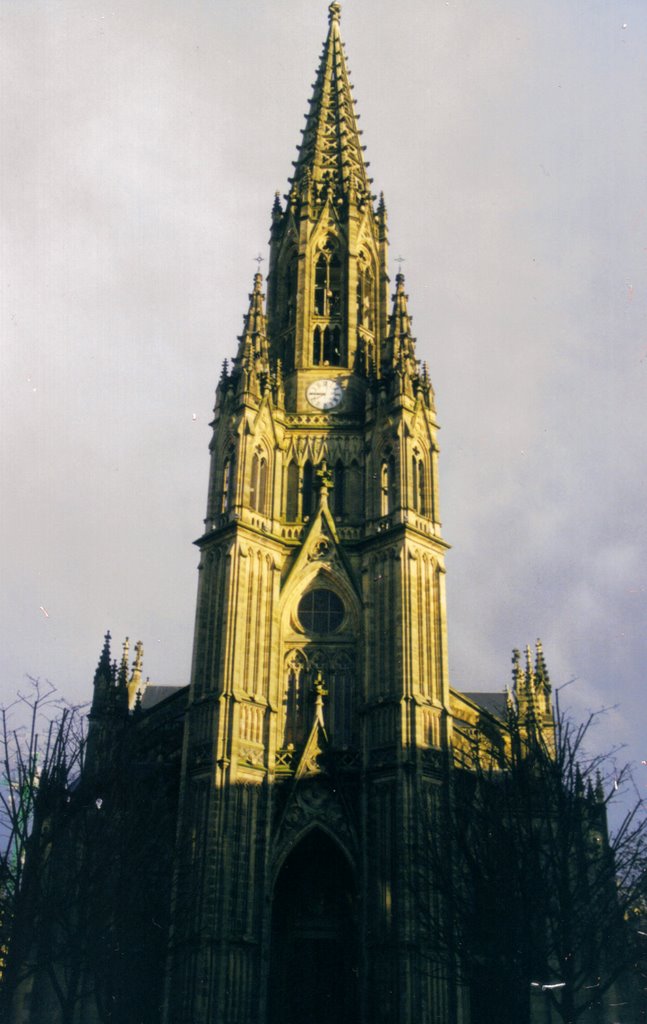 Donostia - Artzain Onaren katedrala (Catedral del Bon Pastor) [11.04.2003] by Jordi Peralta