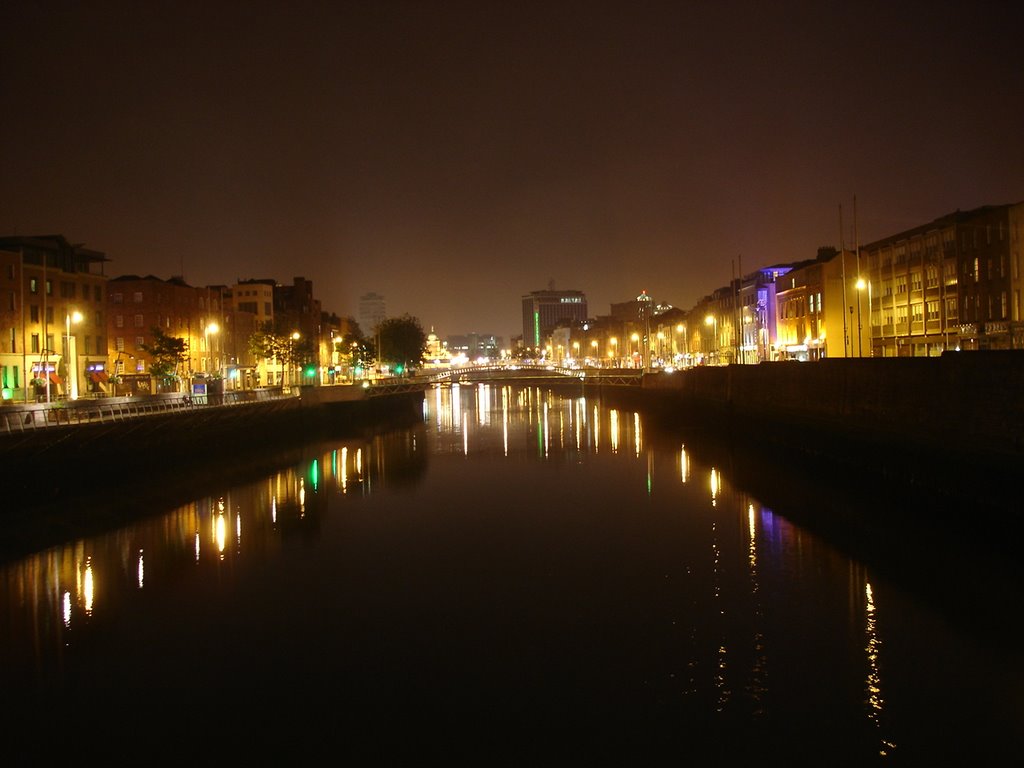 Dublin by night by Xpistivaki