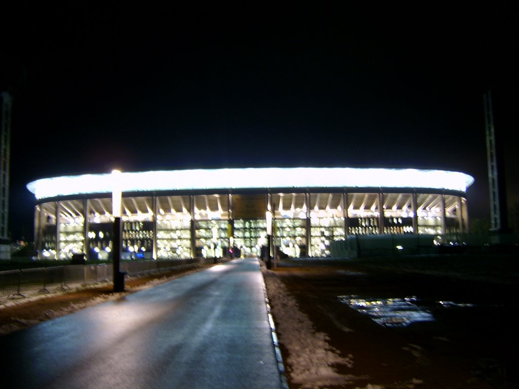 Commerzbank-arena(ehemaliges waldstadion) bei nacht sge-vfb 27.11.05 by Chris_72