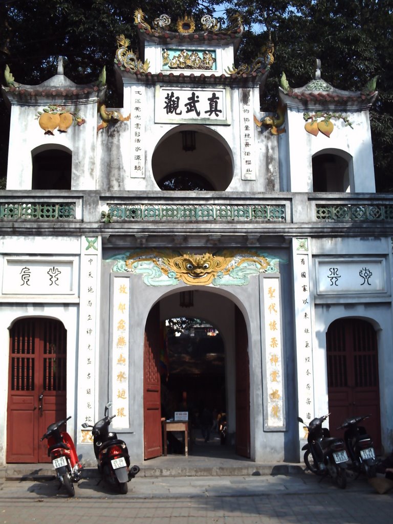 VIETNAM - Hanoi - Quan Thanh Temple by BANFAR