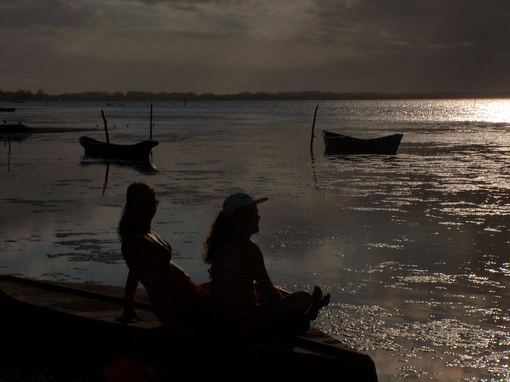 Belos finais de tarde na beira da lagoa... by Carlos Thomas