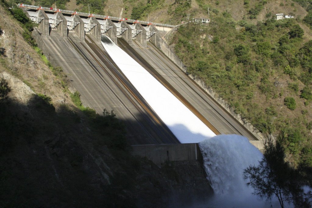 The Ambuklao Dam by arnold manzanal