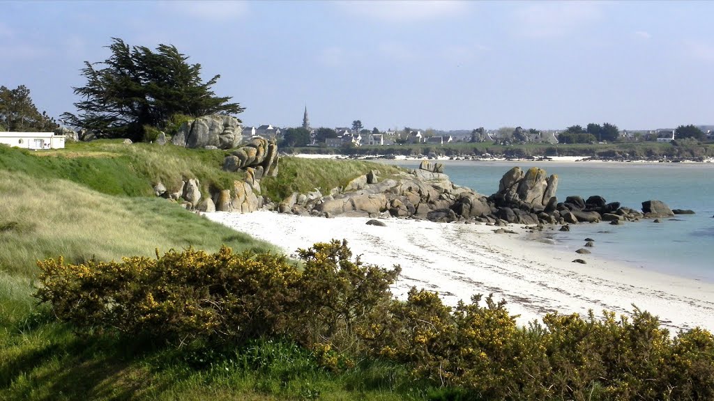 Kerlouan - Roc'h Cléguer - La plage - Vue sur Guissény by epaulard59