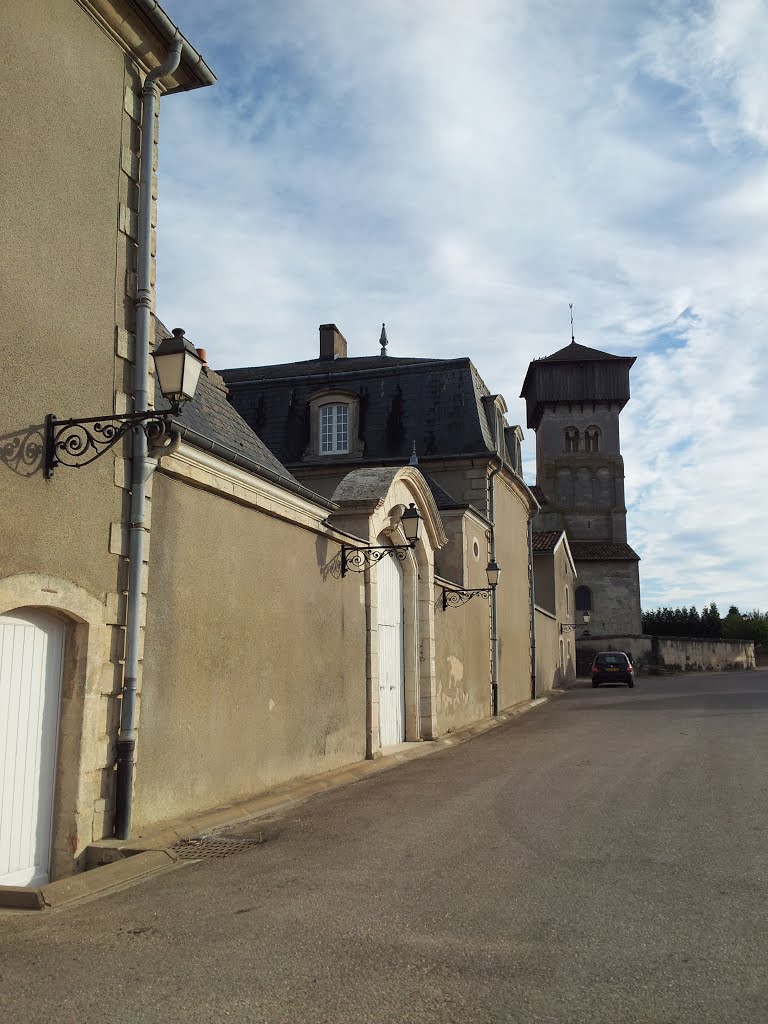 Église fortifiée, Dugny-sur-Meuse, France by Oslo10