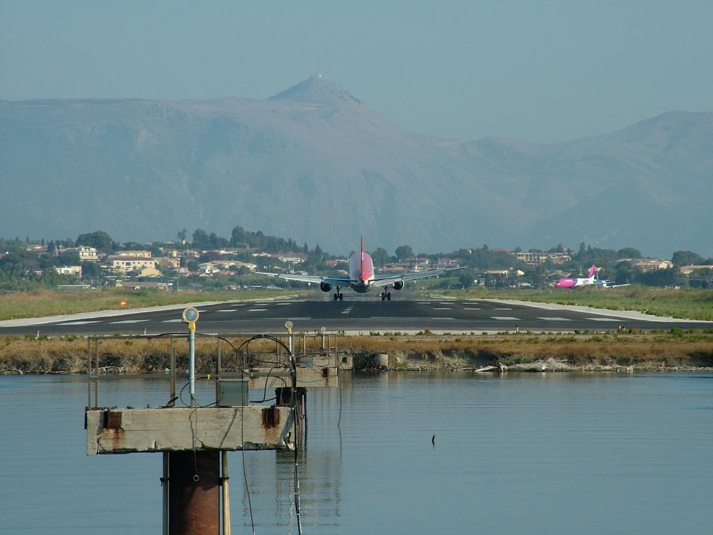 Kerkyra airport by Ferenc Benkő